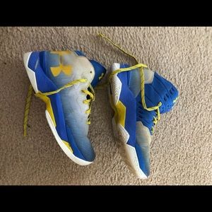 Steph Curry basketball shoes size 8.5